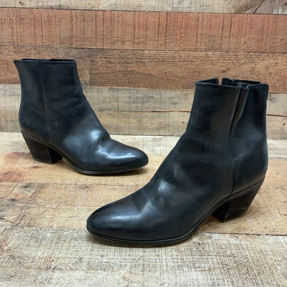 Frye Megan FR4577-BLAC Boots Womens Size 8 38.5 Black Leather Ankle Zip Bootie